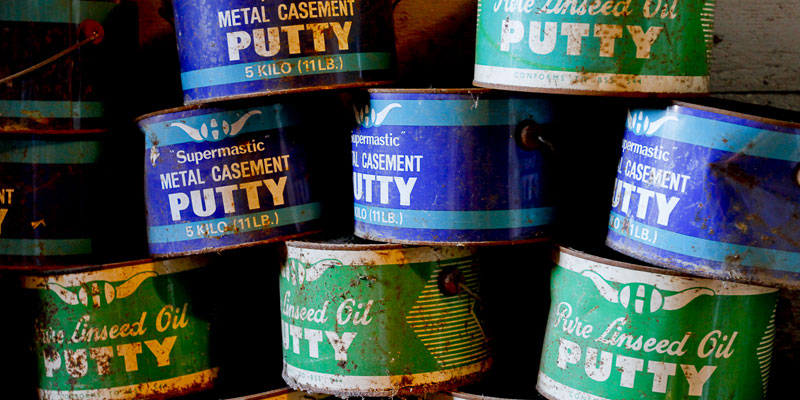 Stacked putty containers