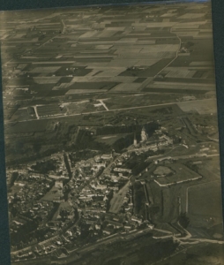 An aerial photograph of Cologne in 1918