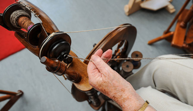 Thread being held from a spinning mule